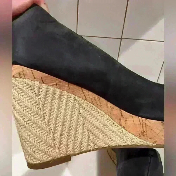 Cole Haan Nike Air Navy Open Toe Platform cork wedge- Size 6.5- Worn once! EUC - Picture 3 of 6